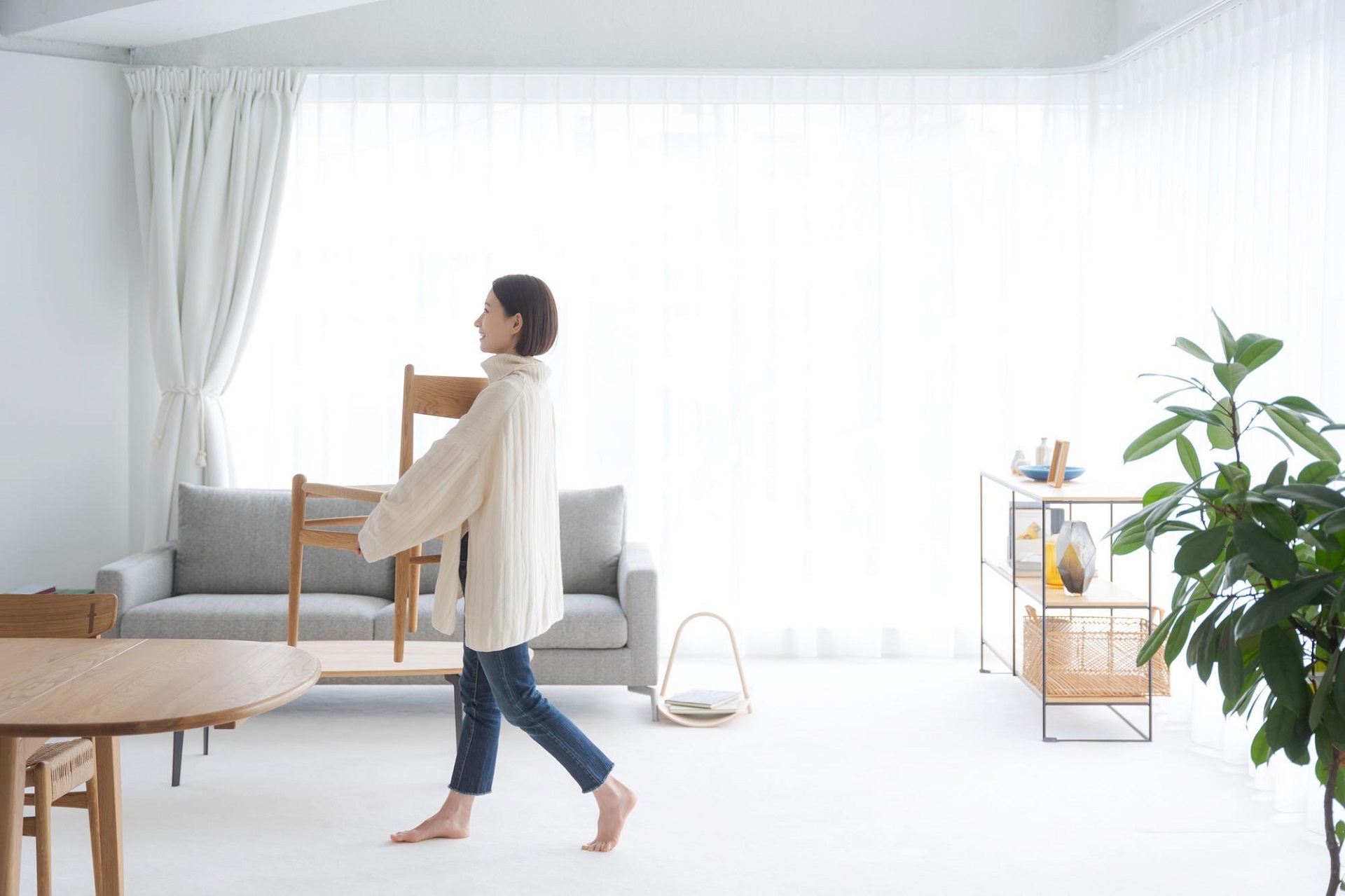 模様替えで部屋をおしゃれに！狭い空間を広く見せるテクニックも