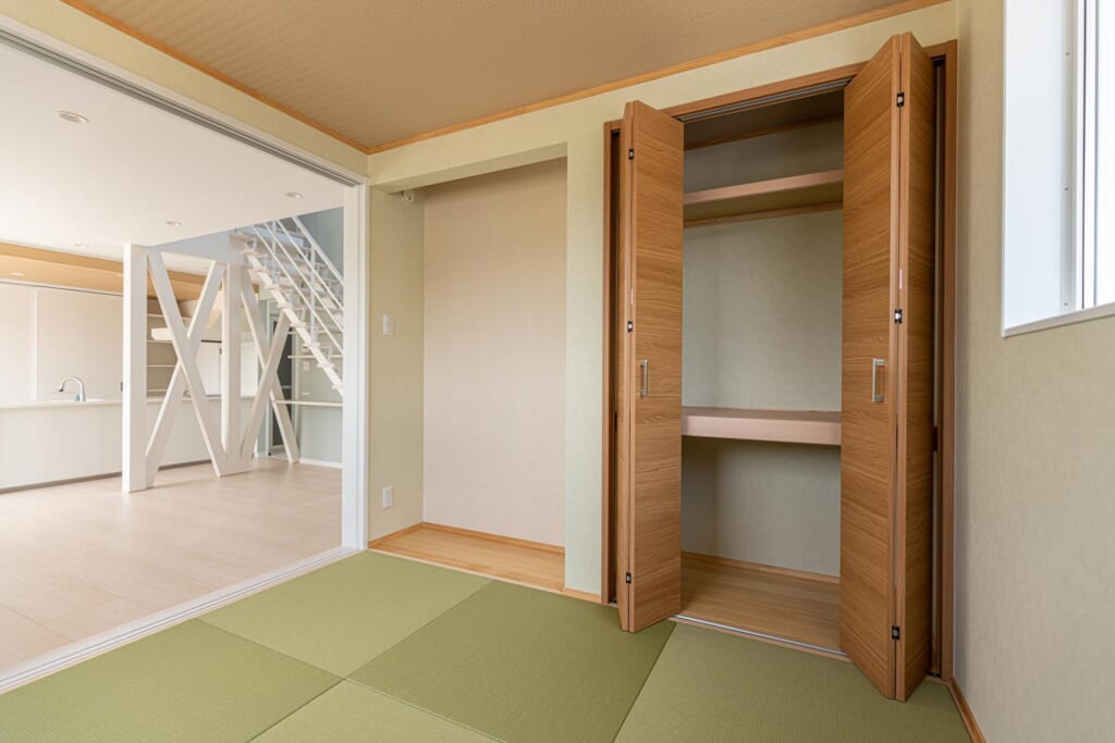 畳の部屋の押し入れ、クローゼット