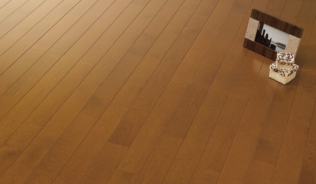 完成した木製の床の一部と装飾品
