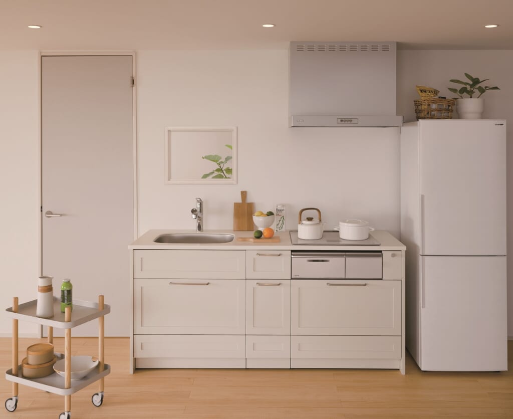 ホワイトのキッチンに施工された内窓