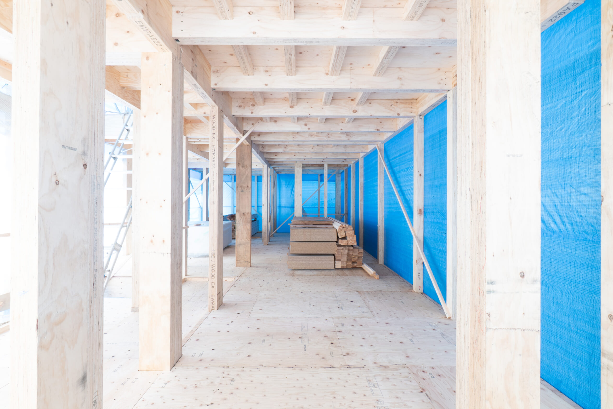 ウッドワンのLVL構造材「JWOOD工法」が拓く、経済性と設計自由度を両立した木造4階建て