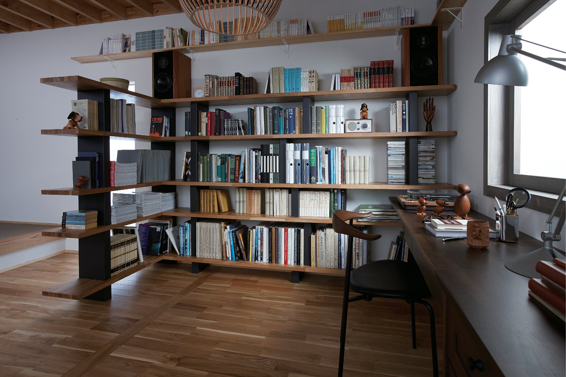 書斎づくり完全ガイド|レイアウトの基本からおしゃれに見せるポイントまで