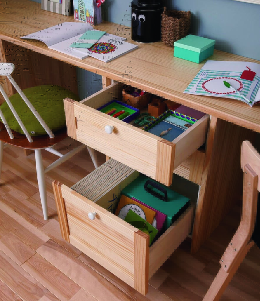 整理された机の引き出し