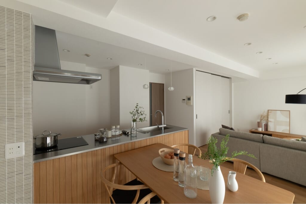 温もりのある木のキッチンから始まる、豊かな暮らし