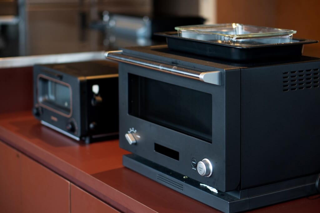 モダンなブラックキッチン