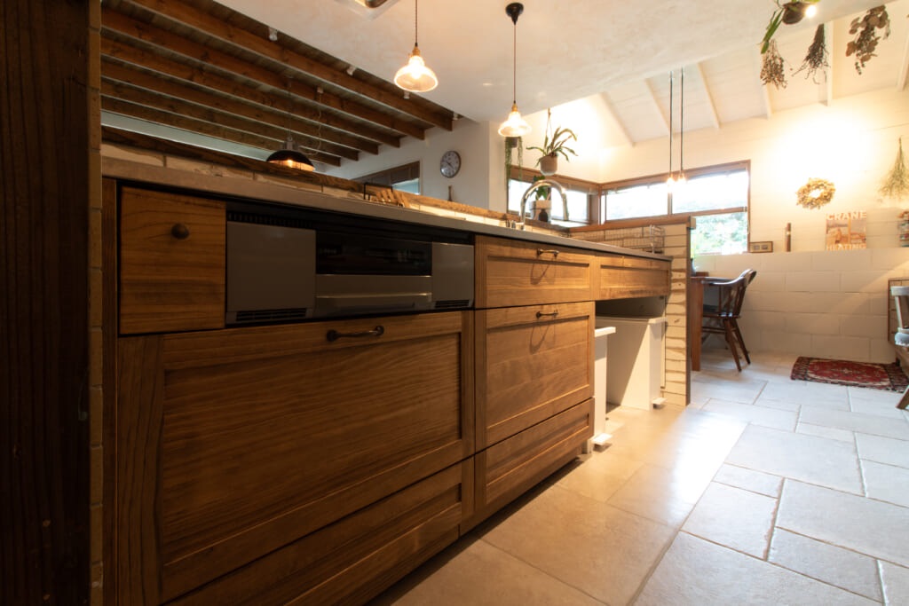 温かみのある木のキッチン