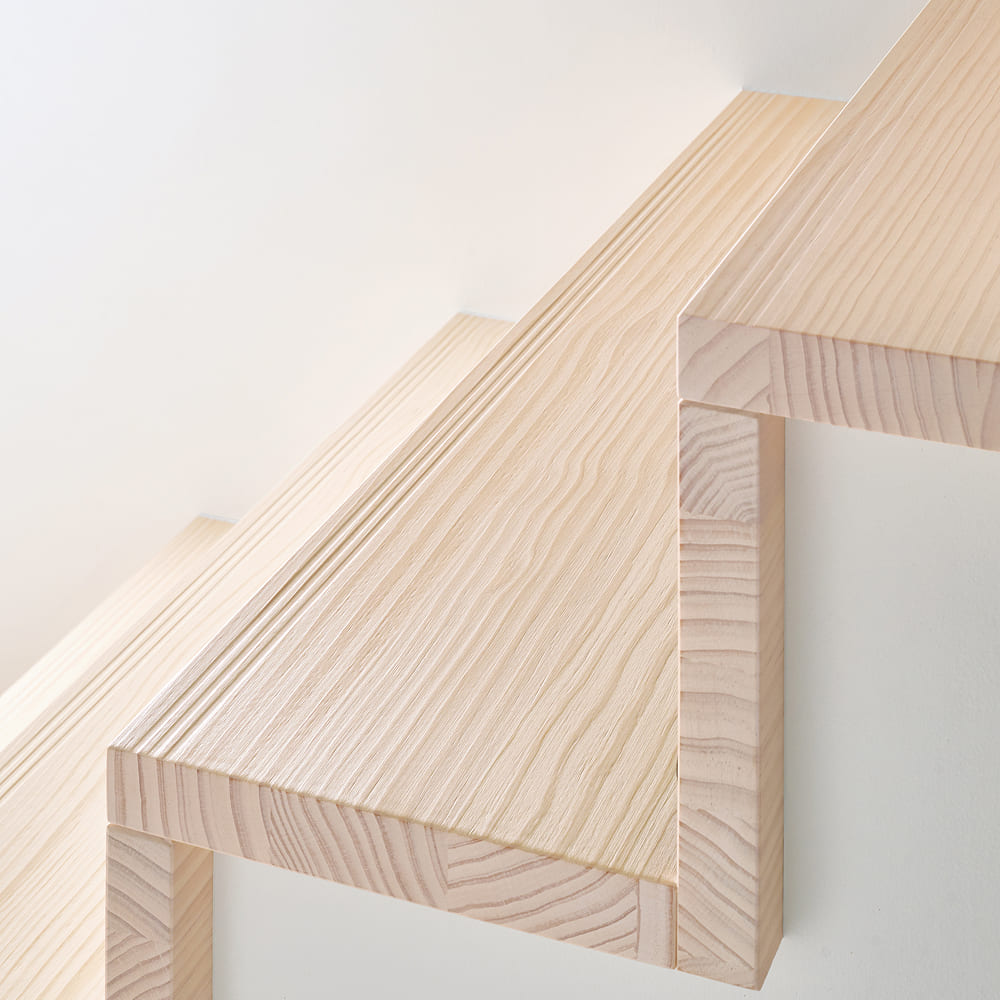 Wooden stairs 
/ 階段 quality image 1