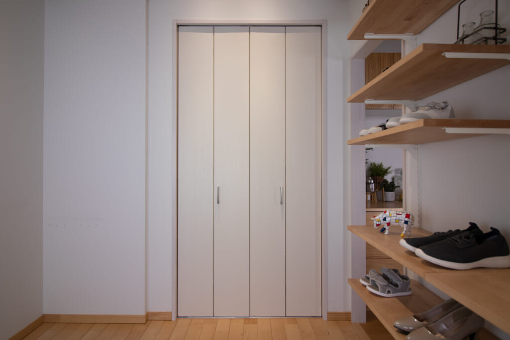 凛とした空間が心地よい家