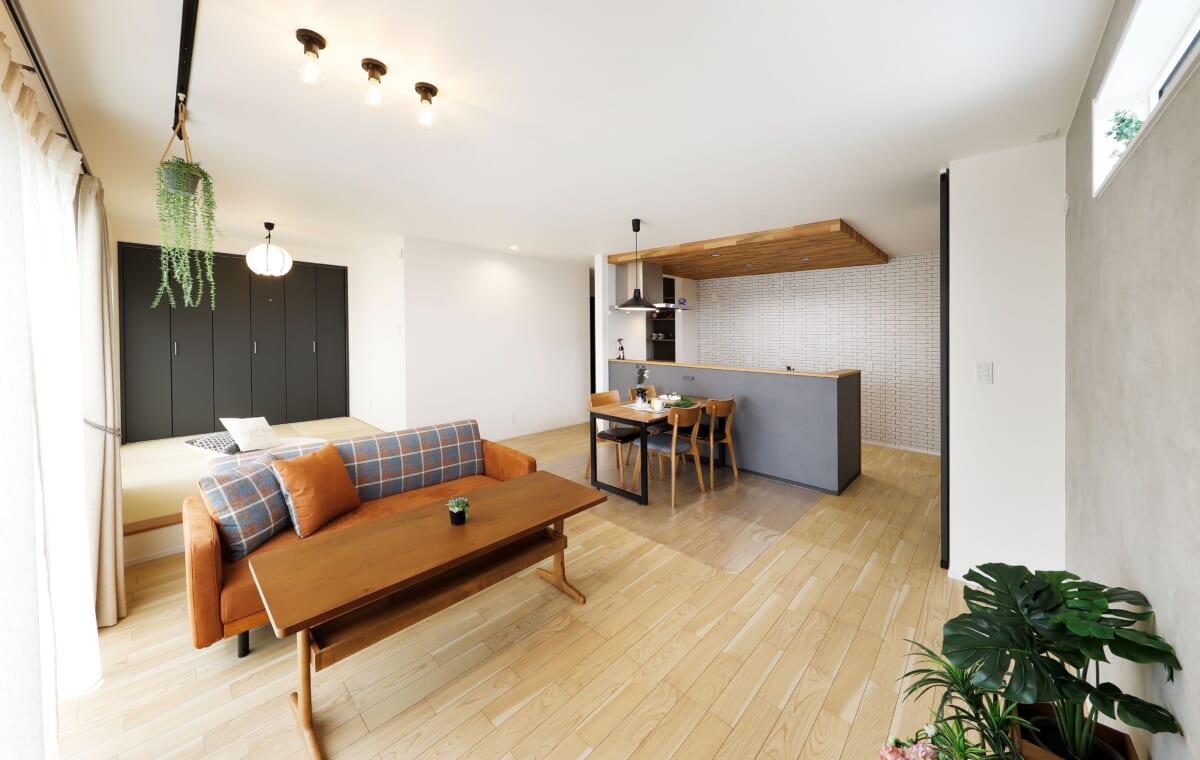 日本の木の上で過ごす、のびやかな住まい。