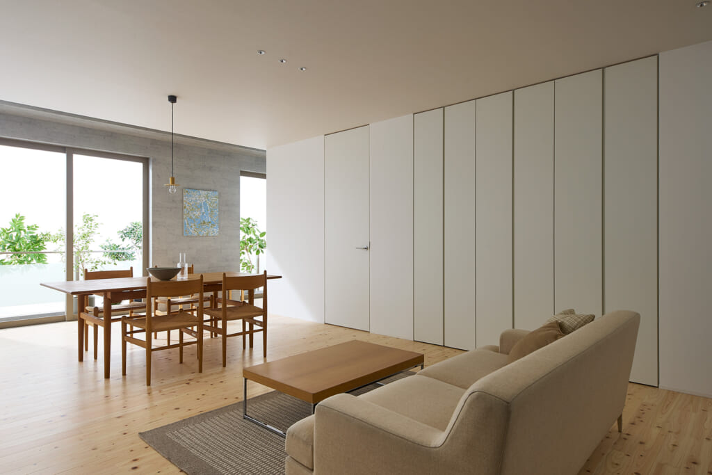 新商品,フラット,白,収納,ドア,収納建具