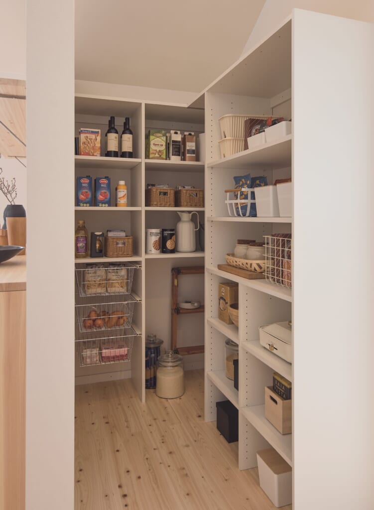 パントリー収納,システム収納,L字収納,食材ストック,調理家電,調理機器